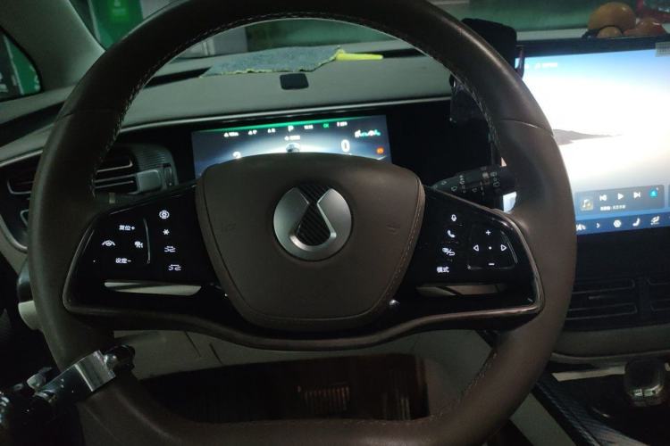 Used Denza D9 2022 DM-i 970 Four-Wheel Drive Prestige Model Steering Wheel