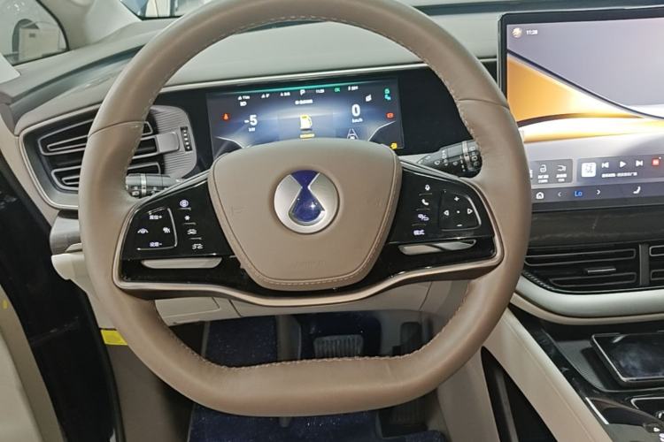 Used Denza D9 2022 DM-i 970 Four-Wheel Drive Flagship Model Steering Wheel