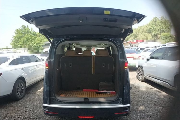 Used Denza D9 2022 DM-i 1040 Prestige Model Trunk