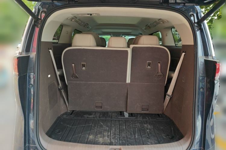 Used Denza D9 2022 DM-i 970 Four-Wheel Drive Flagship Model Trunk
