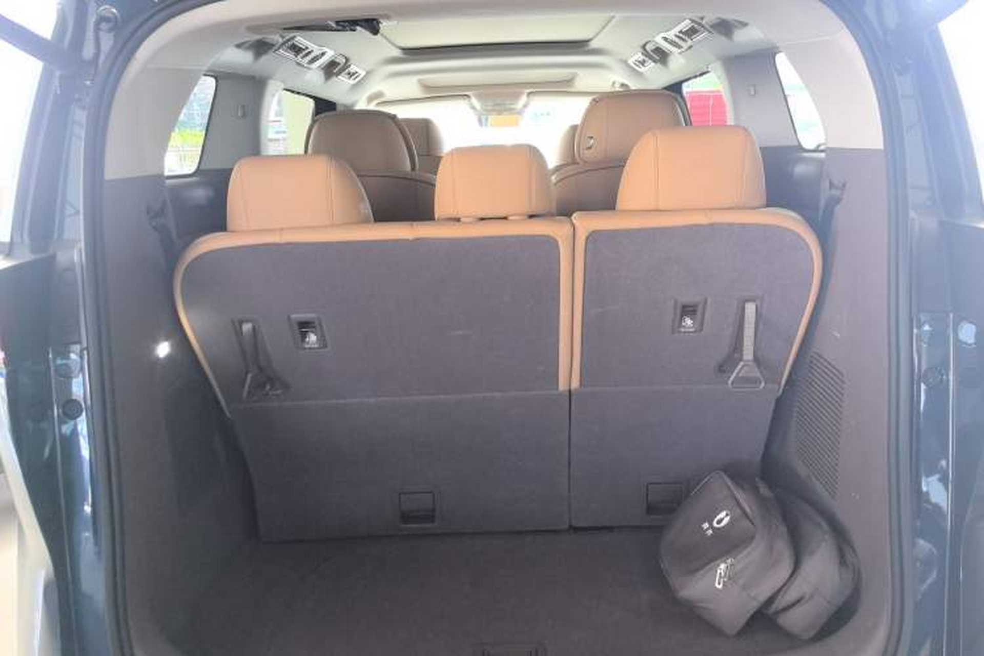 Used Denza D9 2022 DM-i 1040 Prestige Model Trunk