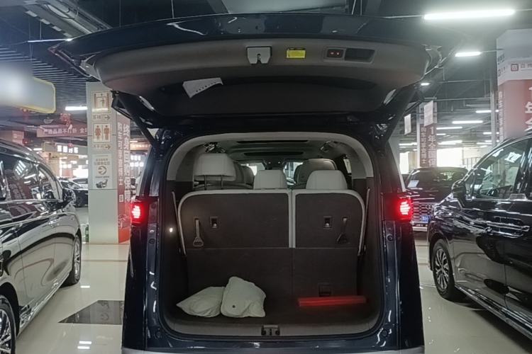 Used Denza D9 2022 DM-i 970 Four-Wheel Drive Flagship Model Trunk