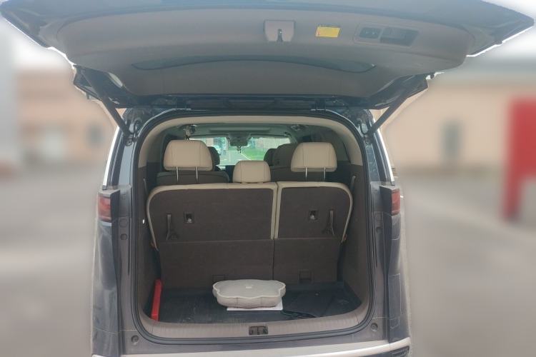 Used Denza D9 2022 DM-i 970 Four-Wheel Drive Prestige Model Trunk