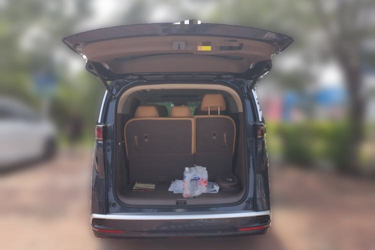 Used Denza D9 2022 DM-i 970 Four-Wheel Drive Flagship Model Trunk