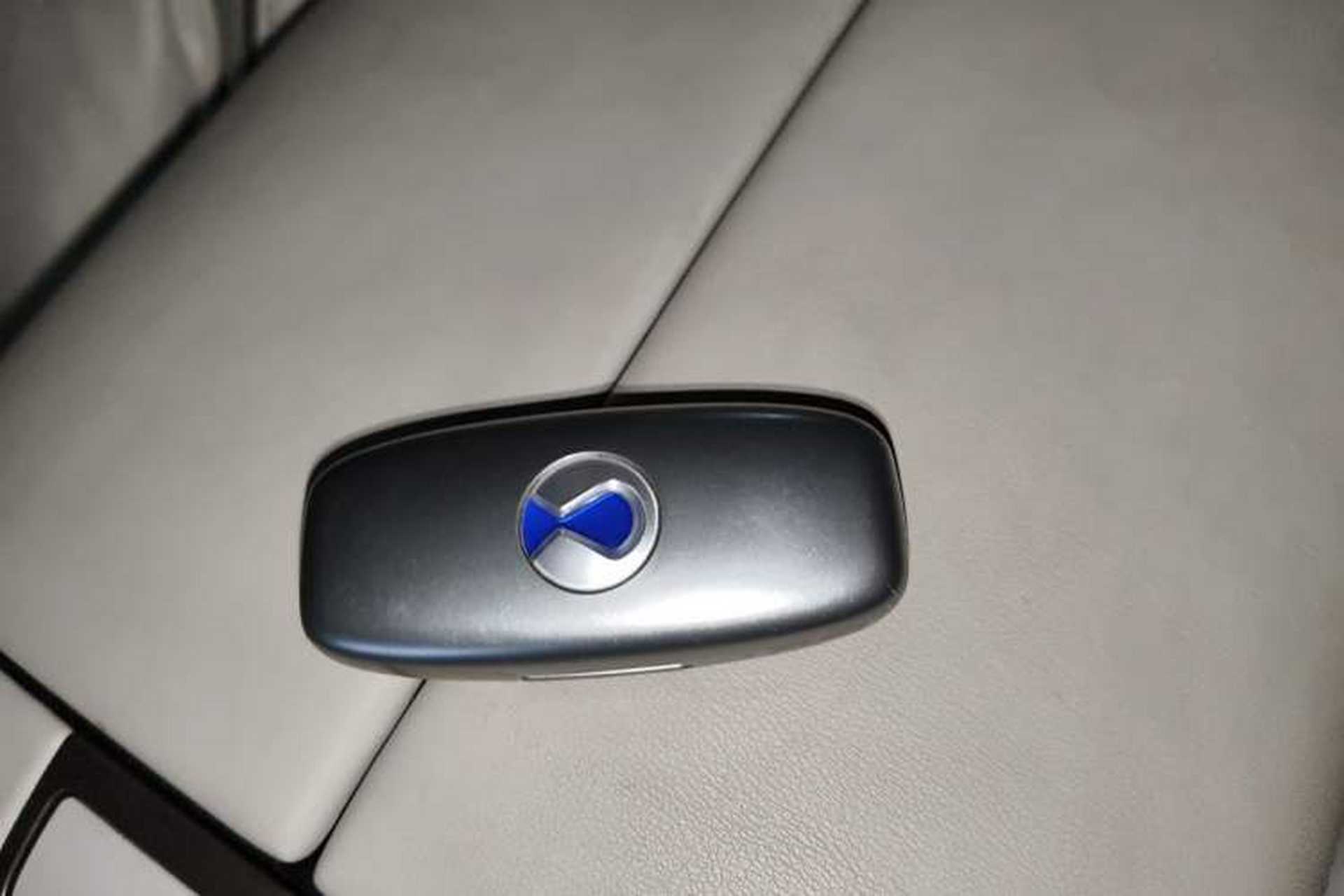 Used Denza D9 2022 DM-i 970 Four-Wheel Drive Flagship Model Vehicle Key