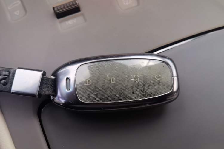 Used Denza D9 2022 DM-i 970 Four-Wheel Drive Prestige Model Vehicle Key