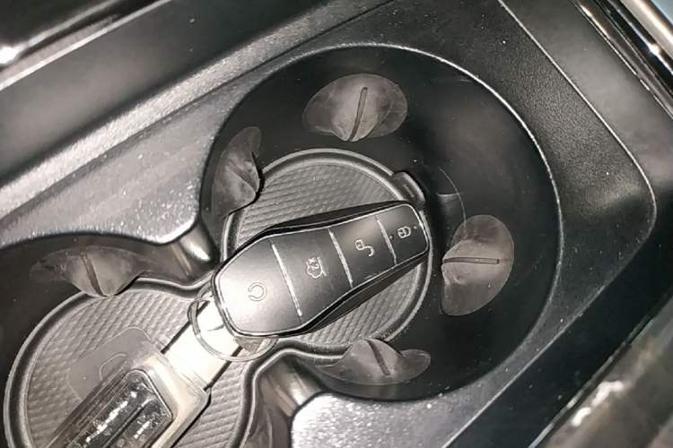Used Denza D9 2022 DM-i 970 Four-Wheel Drive Flagship Model Vehicle Key