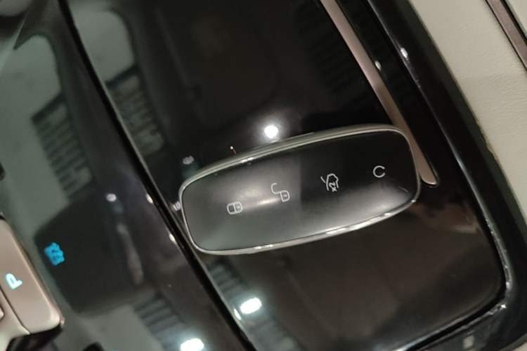 Used Denza D9 2022 DM-i 970 Four-Wheel Drive Flagship Model Vehicle Key