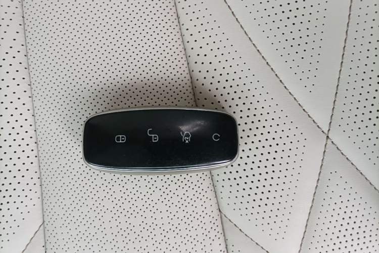 Used Denza D9 2022 DM-i 970 Four-Wheel Drive Flagship Model Vehicle Key