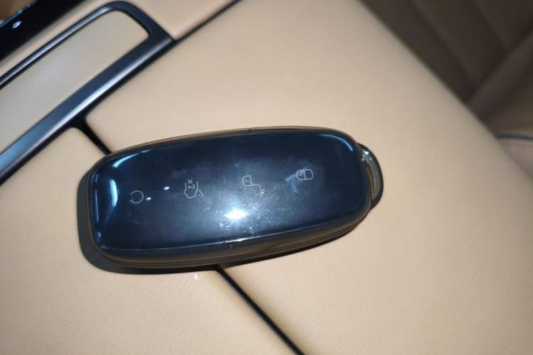 Used Denza D9 2022 DM-i 970 Four-Wheel Drive Flagship Model Vehicle Key