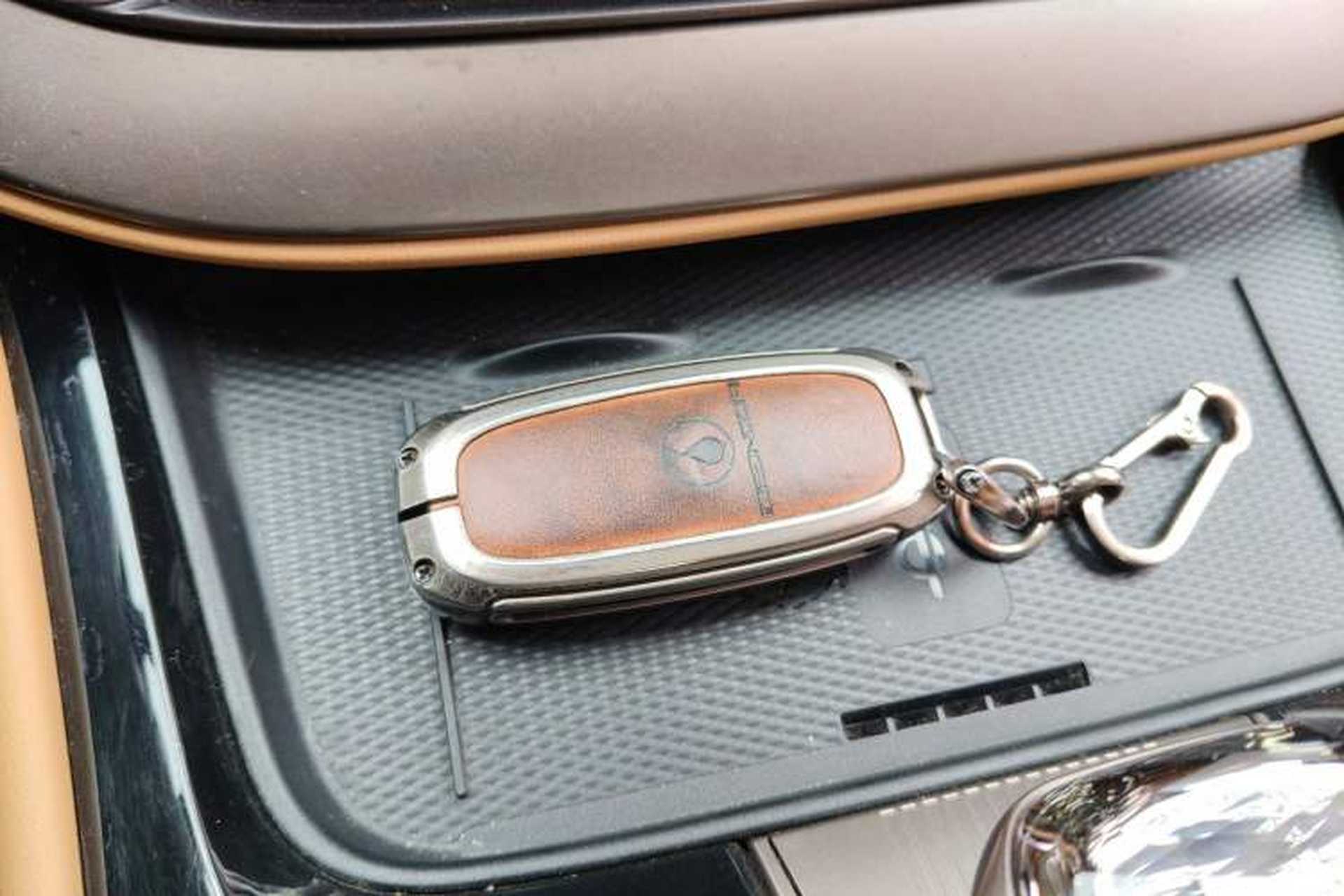 Used Denza D9 2022 DM-i 1040 Prestige Model Vehicle Key