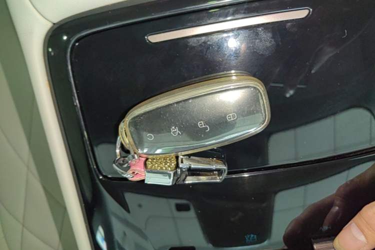 Used Denza D9 2022 DM-i 970 Four-Wheel Drive Flagship Model Vehicle Key