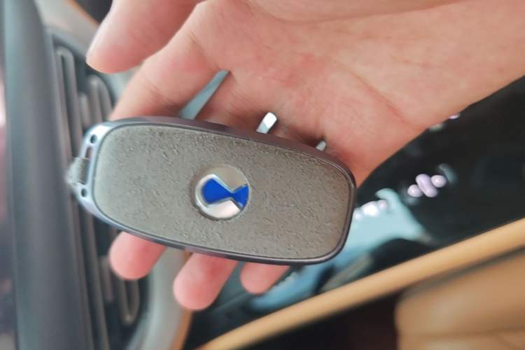 Used Denza D9 2022 DM-i 970 Four-Wheel Drive Flagship Model Vehicle Key