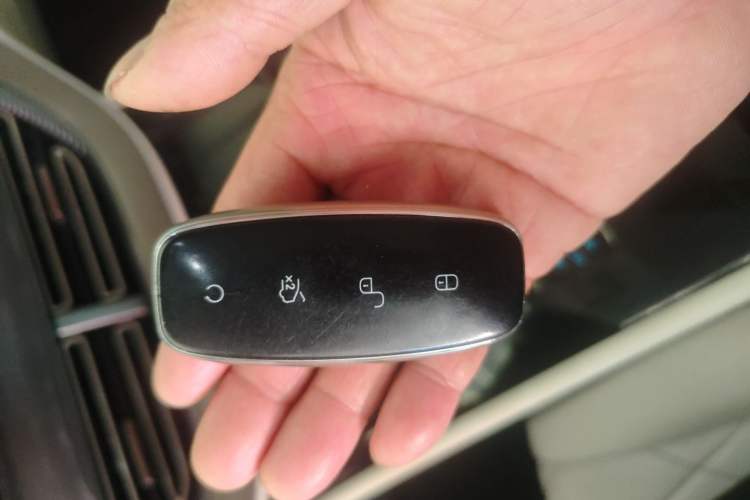 Used Denza D9 2022 DM-i 970 Four-Wheel Drive Prestige Model Vehicle Key