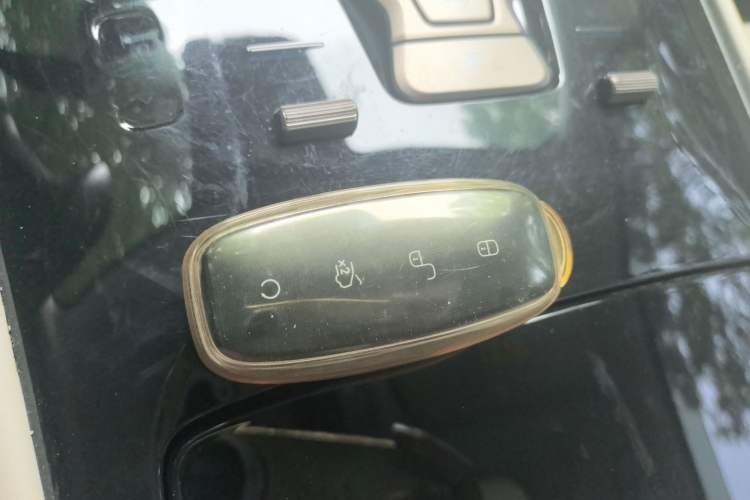 Used Denza D9 2022 EV 600 Four-Wheel Drive Flagship Model Vehicle Key