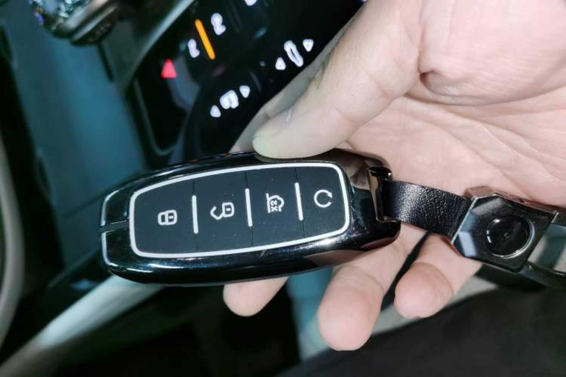 Used Denza D9 2022 DM-i 970 Four-Wheel Drive Flagship Model Vehicle Key
