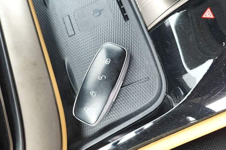 Used Denza D9 2022 DM-i 970 Four-Wheel Drive Prestige Model Vehicle Key