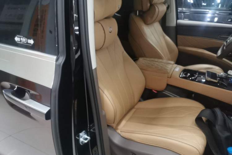Used Denza D9 2022 DM-i 970 Four-Wheel Drive Flagship Model Right Front Seat