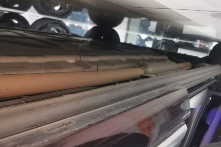 Used Denza D9 2022 DM-i 970 Four-Wheel Drive Flagship Model Right Side Sill
