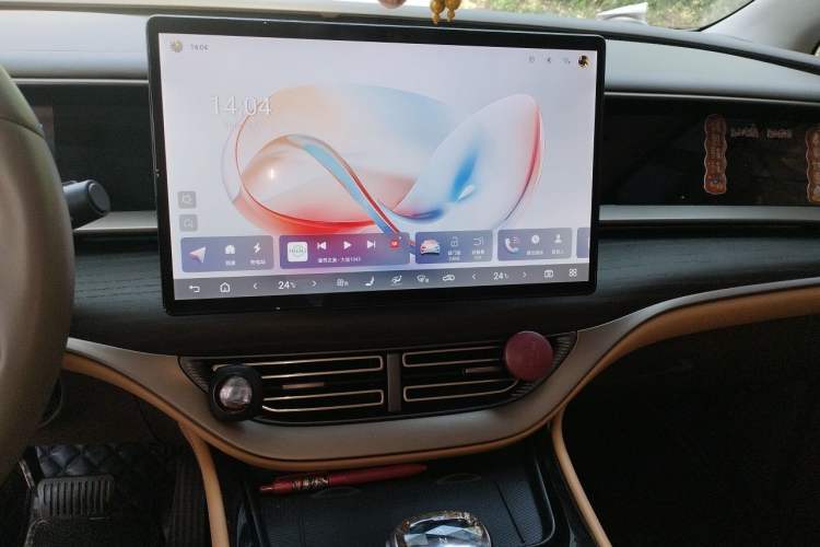 Used Denza D9 2022 DM-i 970 Four-Wheel Drive Flagship Model Audio And AC Panel