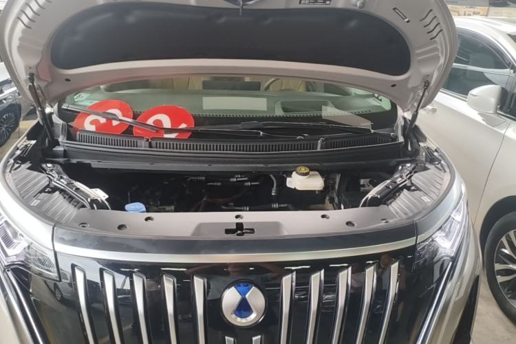 Used Denza D9 2022 EV 600 Four-Wheel Drive Flagship Model Engine Bay
