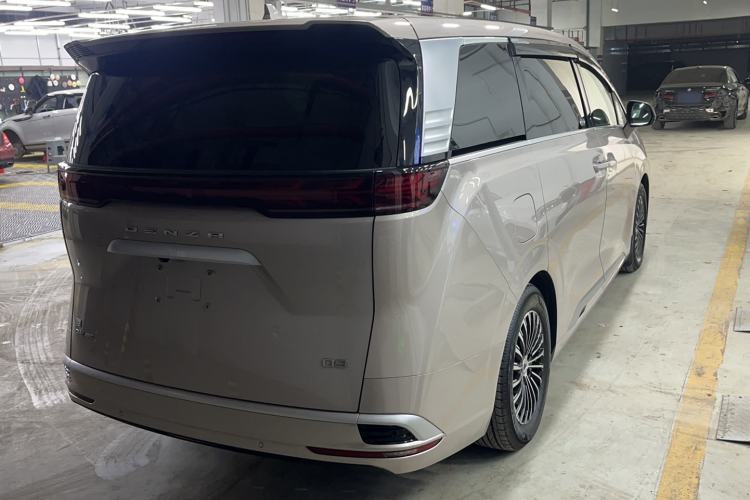 Used Denza D9 2022 DM-i 970 Four-Wheel Drive Prestige Model Exterior 3
