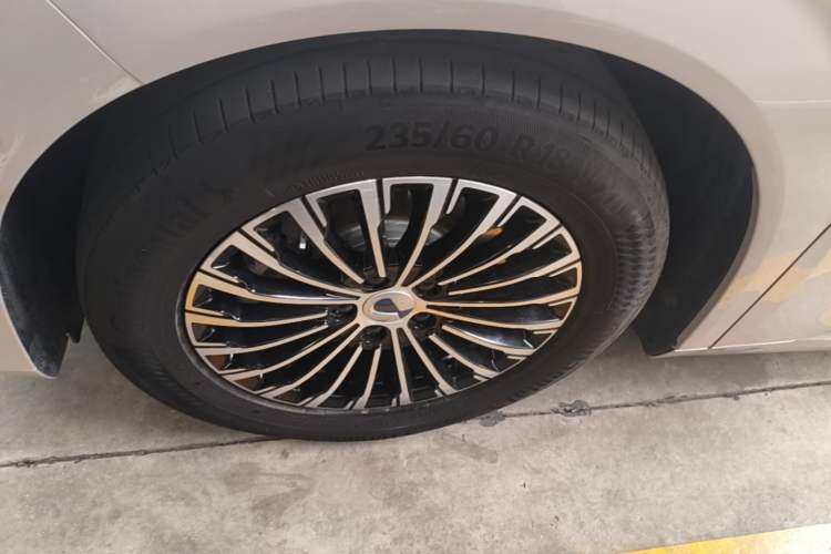 Used Denza D9 2022 EV 600 Four-Wheel Drive Flagship Model Exterior 4