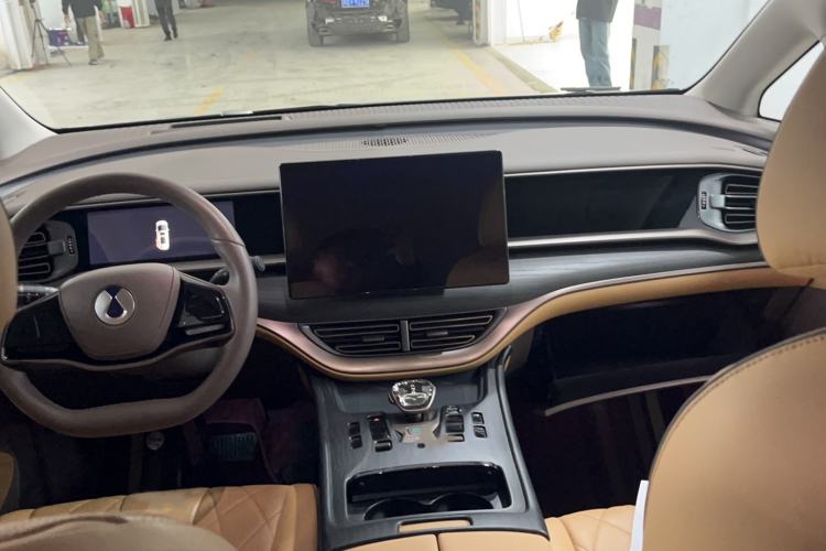 Used Denza D9 2022 DM-i 970 Four-Wheel Drive Prestige Model Interior 3