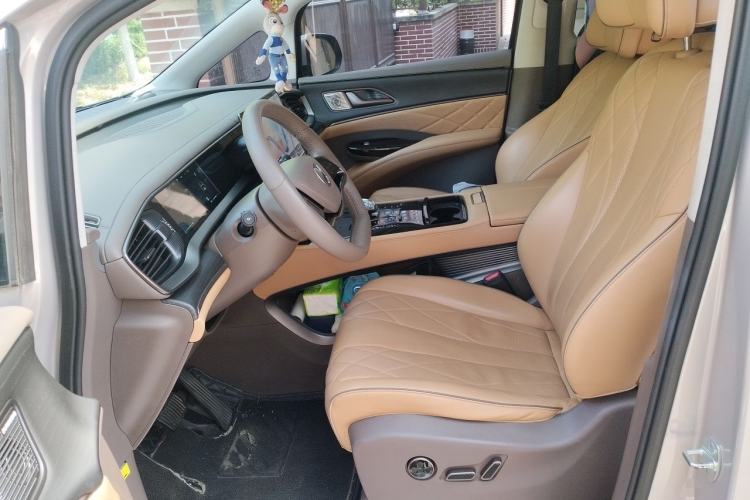 Used Denza D9 2022 DM-i 970 Four-Wheel Drive Flagship Model Left Front Seat