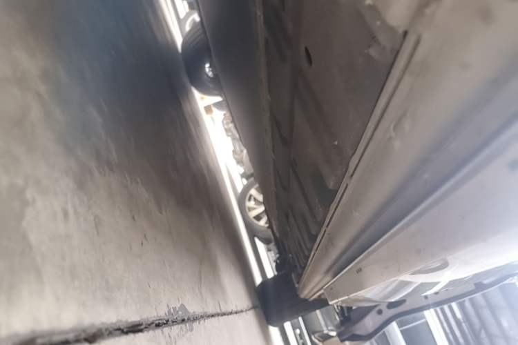Used Denza D9 2022 EV 600 Four-Wheel Drive Flagship Model Left Side Sill