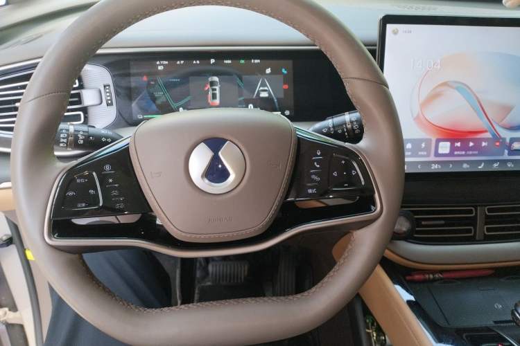 Used Denza D9 2022 DM-i 970 Four-Wheel Drive Flagship Model Steering Wheel