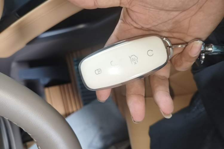 Used Denza D9 2022 EV 600 Four-Wheel Drive Flagship Model Vehicle Key