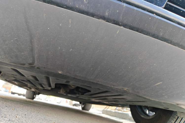 Used Denza D9 2022 DM-i 1040 Prestige Model Chassis Front