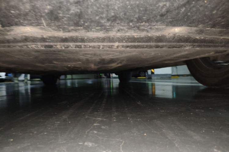 Used Denza D9 2022 DM-i 1040 Prestige Model Chassis Front