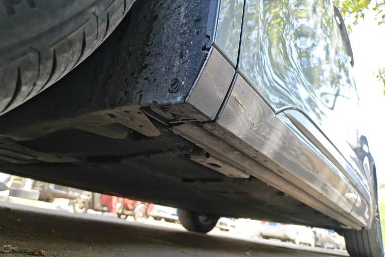 Used Denza D9 2022 DM-i 1040 Prestige Model Chassis Front Left