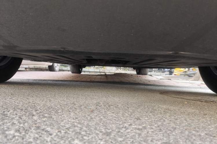 Used Denza D9 2022 DM-i 1040 Prestige Model Chassis Front