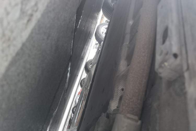 Used Denza D9 2022 DM-i 970 Four-Wheel Drive Prestige Model Chassis Front Right