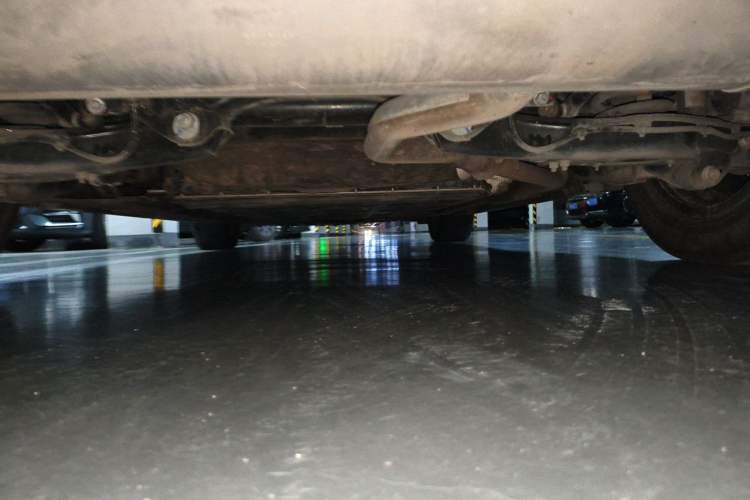 Used Denza D9 2022 DM-i 1040 Prestige Model Chassis Rear