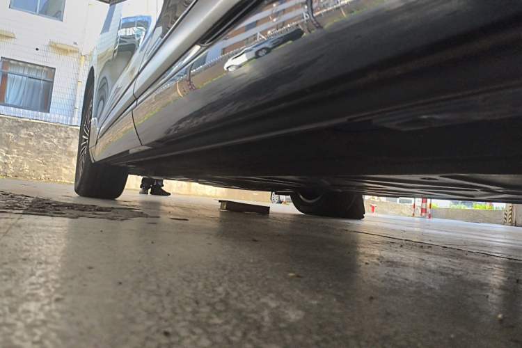Used Denza D9 2022 DM-i 970 Four-Wheel Drive Flagship Model Chassis Rear Left