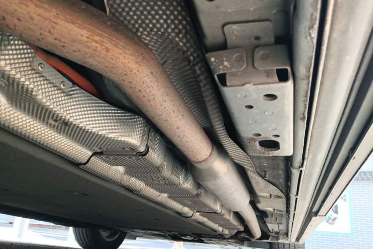 Used Denza D9 2022 DM-i 1040 Prestige Model Chassis Rear Right