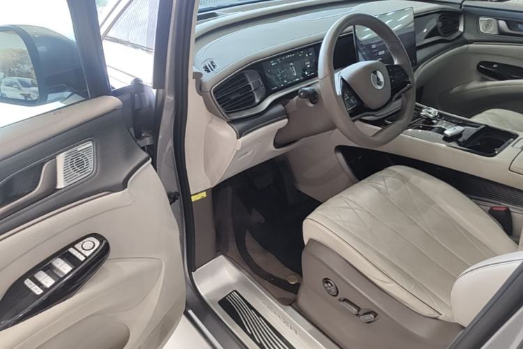 Used Denza D9 2022 DM-i 970 Four-Wheel Drive Flagship Model Driver Seat
