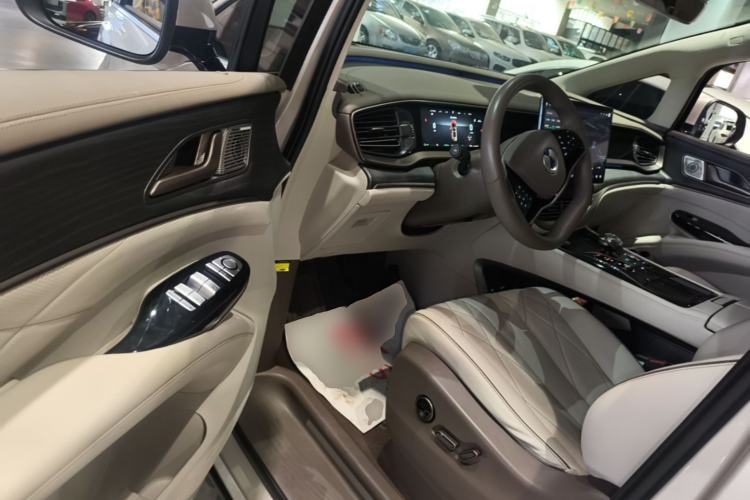 Used Denza D9 2022 DM-i 970 Four-Wheel Drive Flagship Model Driver Seat