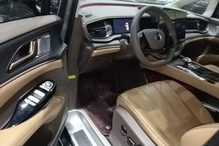 Used Denza D9 2022 DM-i 970 Four-Wheel Drive Flagship Model Driver Seat