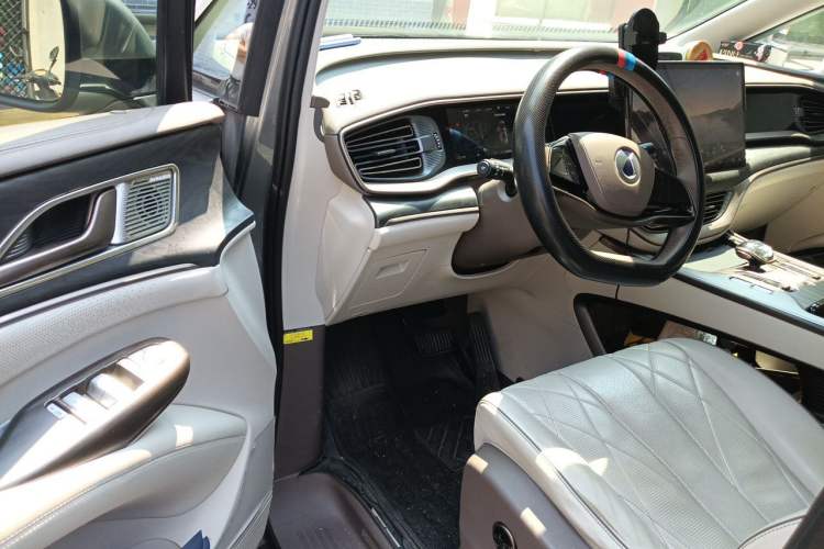 Used Denza D9 2022 DM-i 1040 Prestige Model Driver Seat