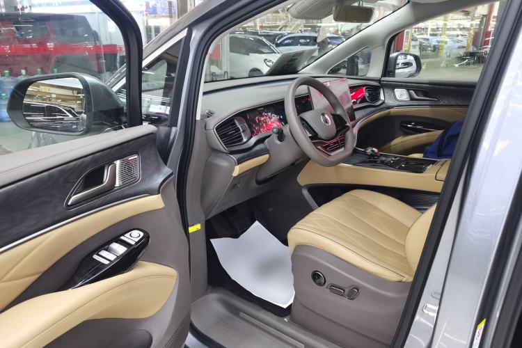 Used Denza D9 2022 DM-i 1040 Prestige Model Driver Seat