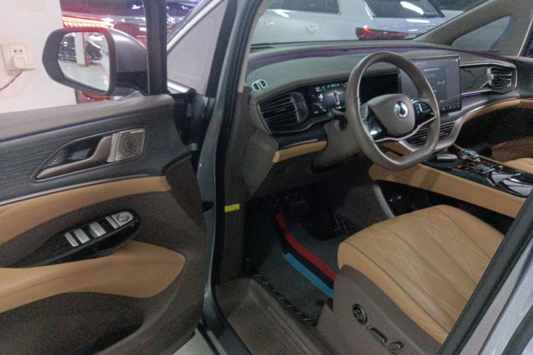 Used Denza D9 2022 DM-i 970 Four-Wheel Drive Flagship Model Driver Seat