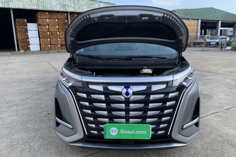 Used Denza D9 2022 DM-i 970 Four-Wheel Drive Flagship Model Engine Bay