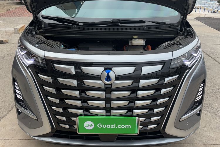 Used Denza D9 2022 DM-i 1040 Prestige Model Engine Bay