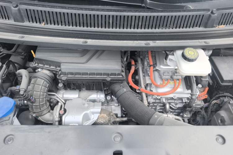 Used Denza D9 2022 DM-i 970 Four-Wheel Drive Prestige Model Engine Bay