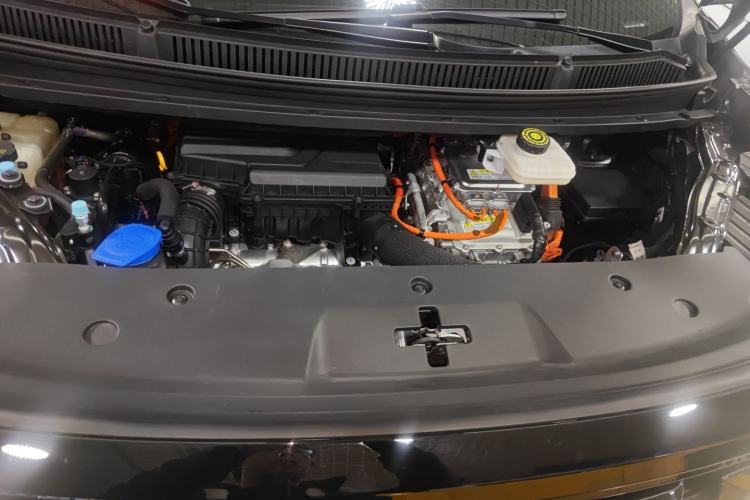 Used Denza D9 2022 DM-i 970 Four-Wheel Drive Prestige Model Engine Bay